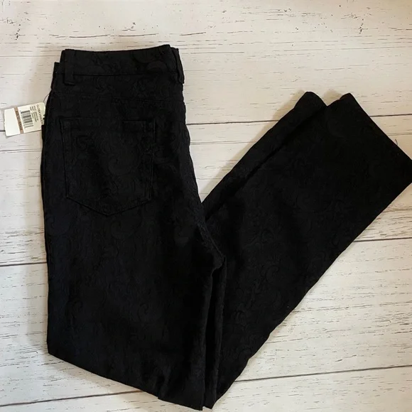 Gloria Vanderbilt Amanda Stretch Slimming Jean in Black Damask, size 12, NWT - Picture 10 of 16